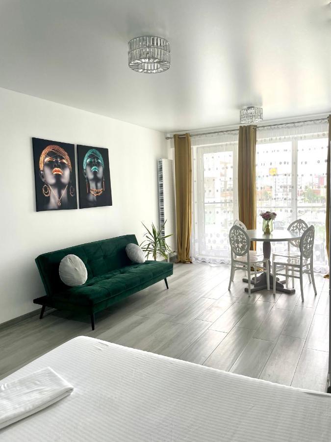 Dominic 2 Beds 1 Sofa Parking Pool Apartament By Alezzi Nord10 Daire Navodari Dış mekan fotoğraf