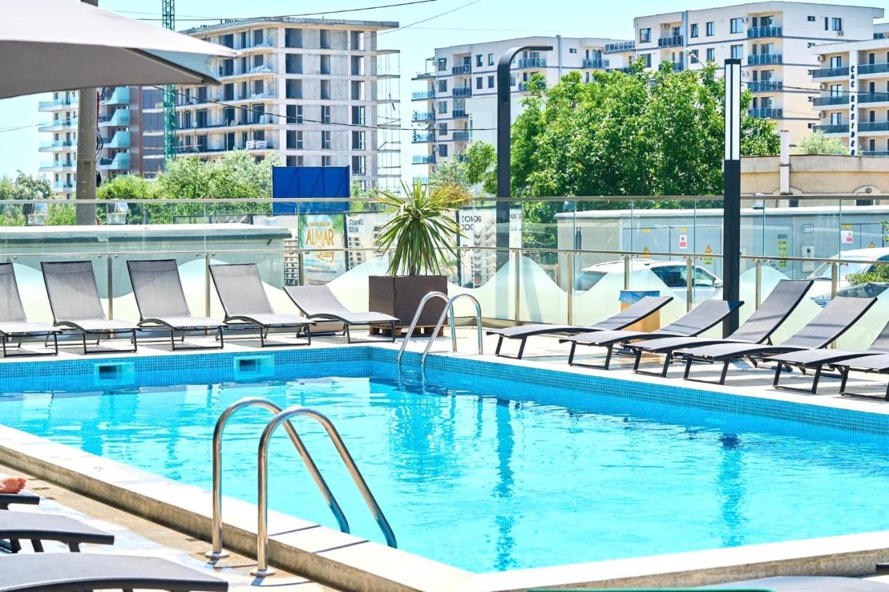 Dominic 2 Beds 1 Sofa Parking Pool Apartament By Alezzi Nord10 Daire Navodari Dış mekan fotoğraf
