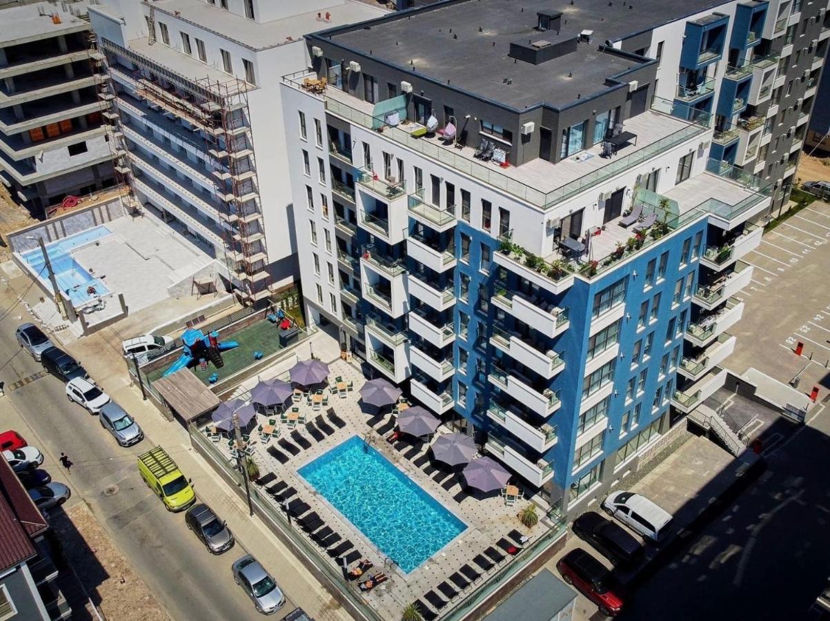 Dominic 2 Beds 1 Sofa Parking Pool Apartament By Alezzi Nord10 Daire Navodari Dış mekan fotoğraf