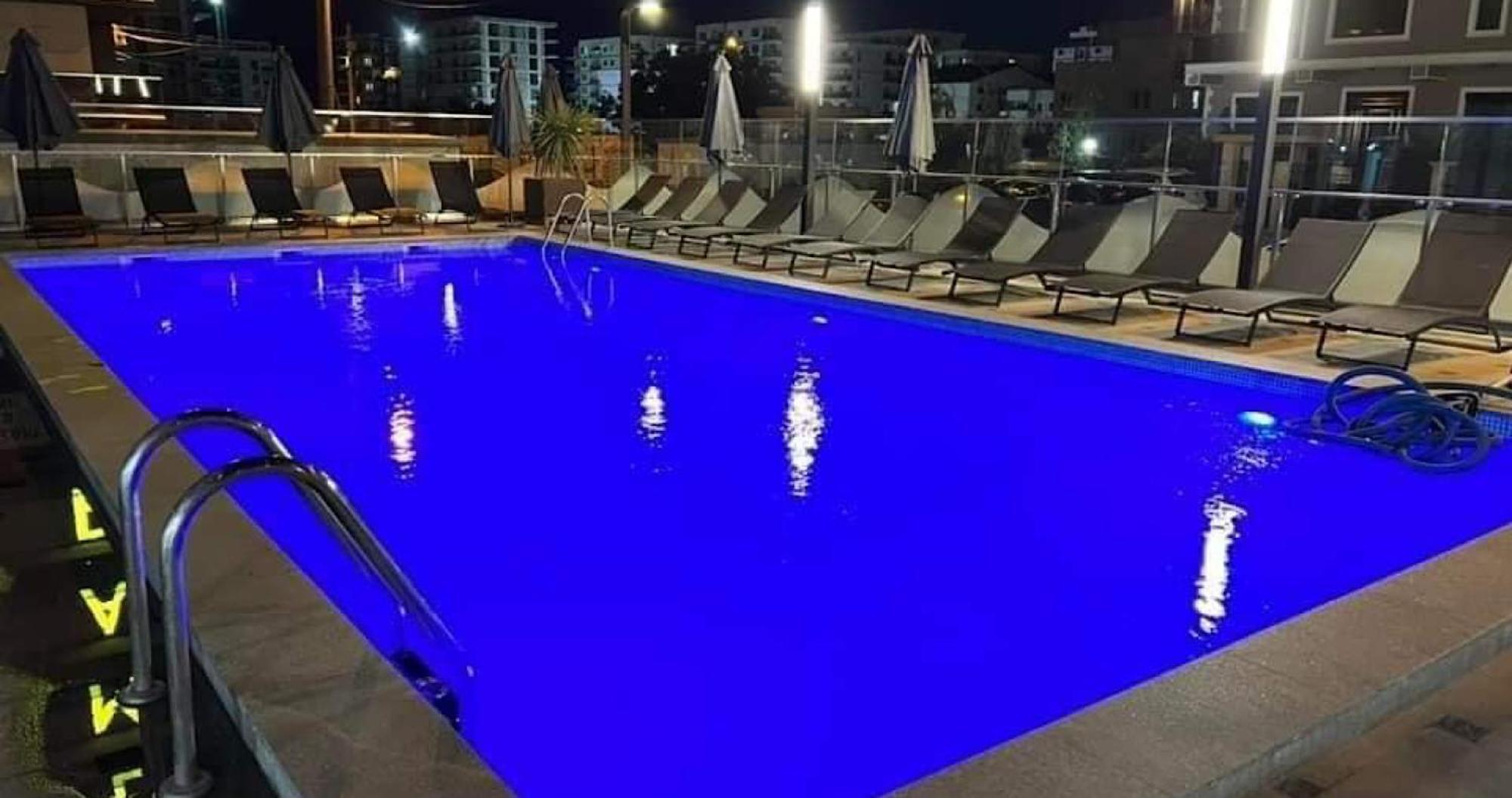 Dominic 2 Beds 1 Sofa Parking Pool Apartament By Alezzi Nord10 Daire Navodari Dış mekan fotoğraf